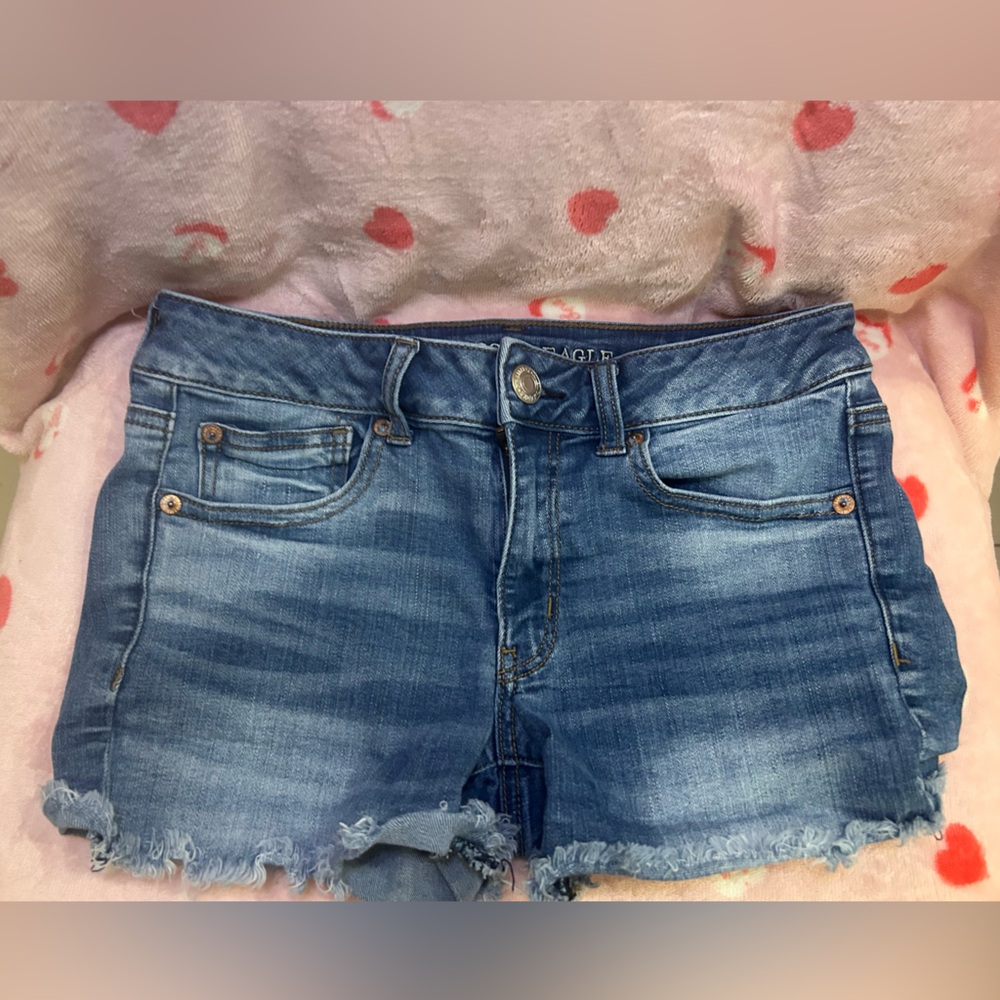 LIKE NEW American Eagle Outfitters Light Blue Super Stretch Denim Shorts